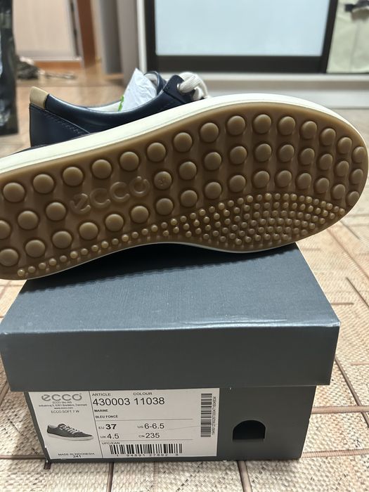 Обувь ECCO 37р кроссы новые