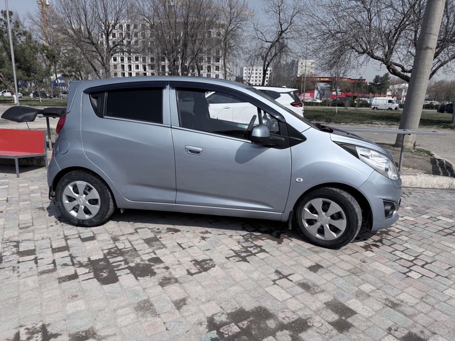 Chevrolet spark 2015 MT arenda