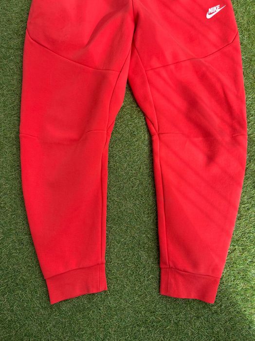 Мъжко долнище : Nike Tech Fleece L