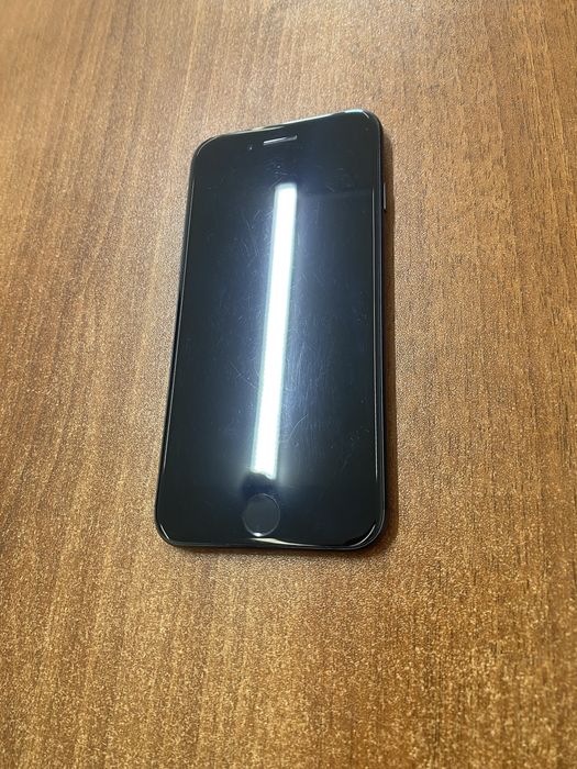 Apple iPhone 7 (32Gb)
