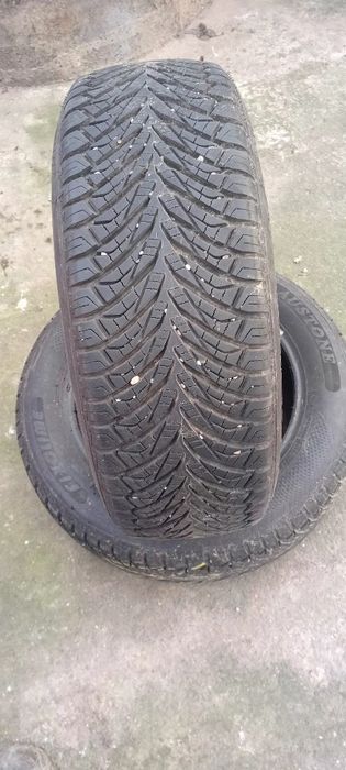 Vand cauciucuri ..