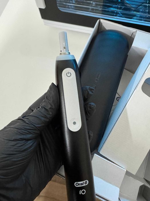 Oral-B iO 3 електрическа четка за зъби – почистена и дезинфекцирана, работи отлично