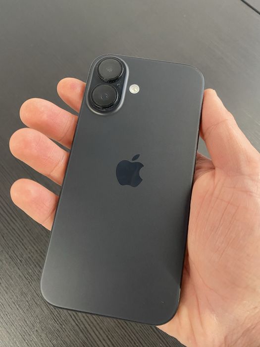 Iphone 16 - 128gb . Baterie 100%, 33 cicluri, impecabil