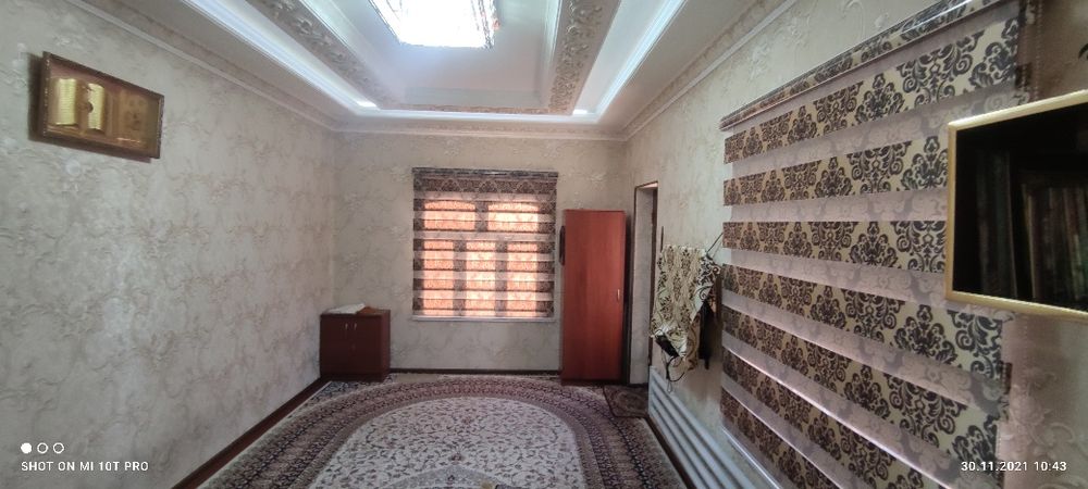 Uy sotiladi TAQACHIDA kotta yo'l yuzida. Nejiloy uchun qulay varyant