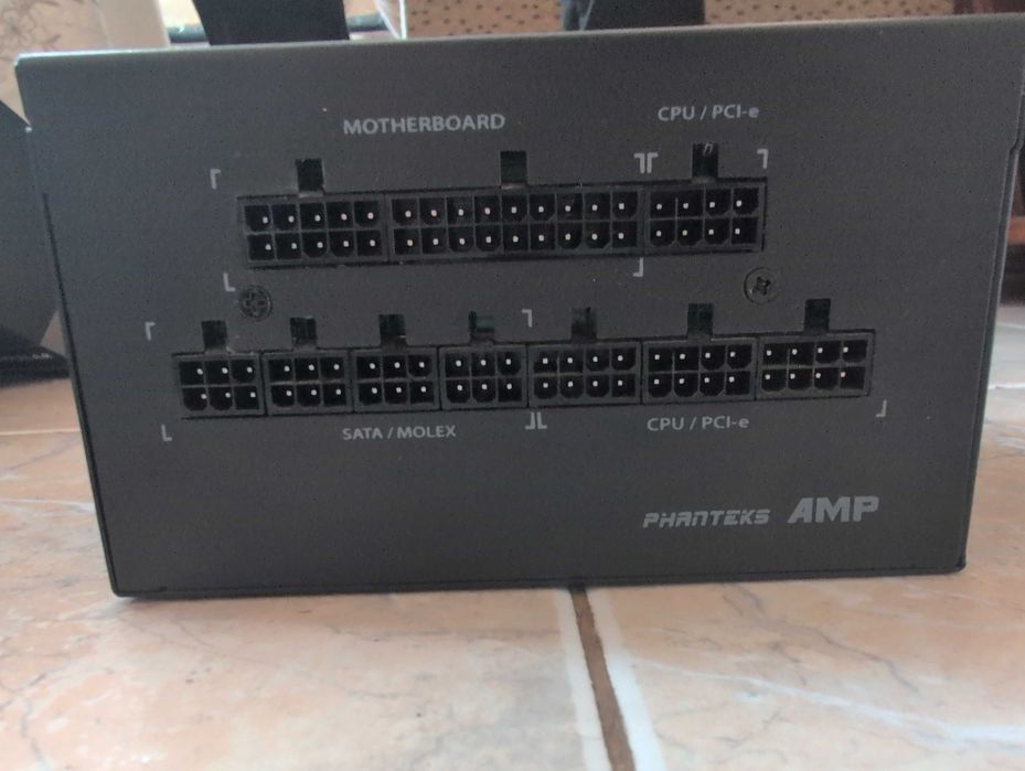Компютърно захранване - Phanteks AMP 650 W 80+ Gold Certified