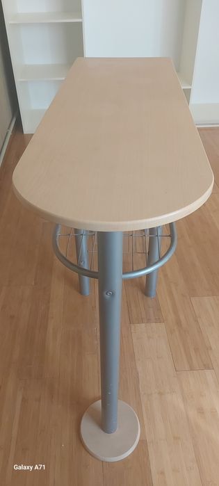 Стол со стульями