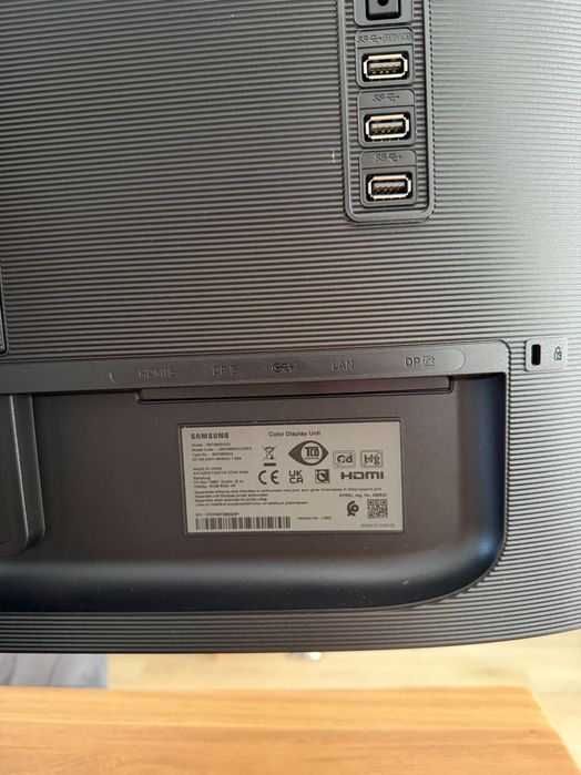 Monitor LED IPS Samsung 27", WQHD, DisplayPort, USB-C