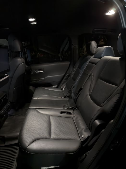 Toyota 300 Land Cruiser sotiladi Toyota LC300, 2023 full