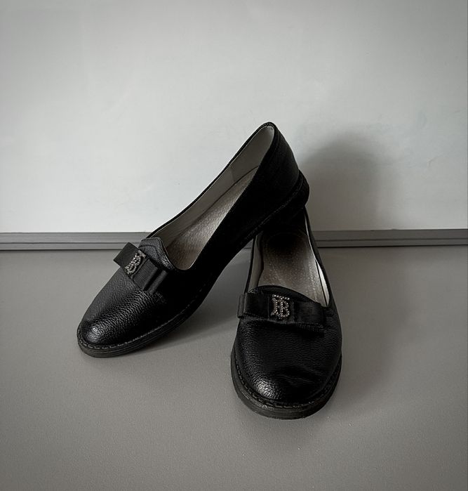 Школьные кожаные туфли женские. 37 размер