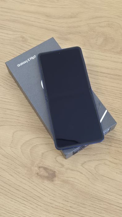 Samsung Galaxy Z Flip 7  Гаранция + Застраховка + Подаръци