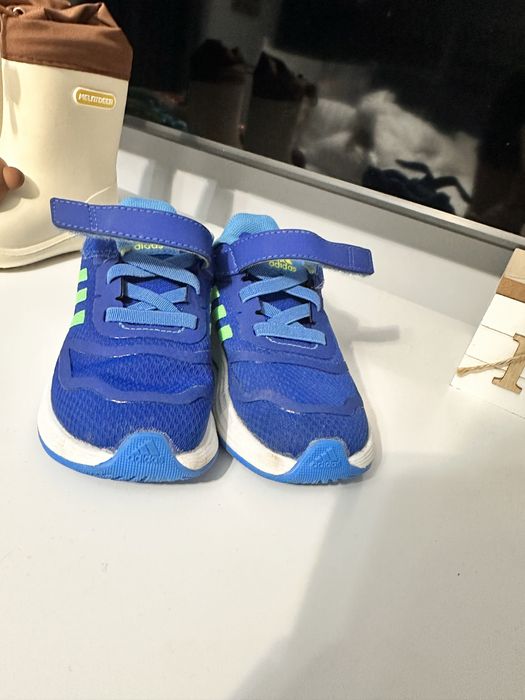Adidasi copii adidas marimea 21
