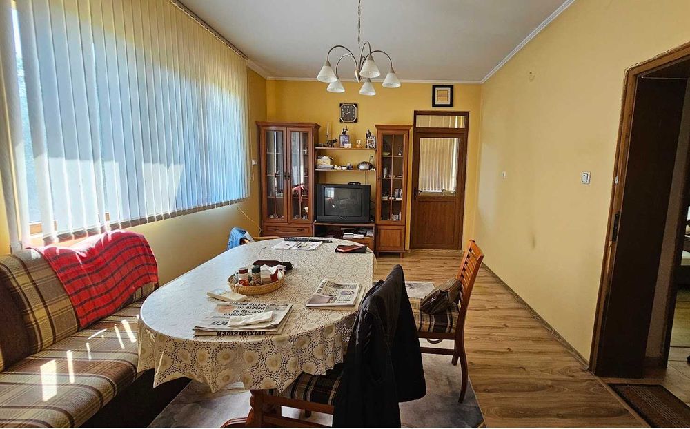 Продава се Къща в Кричим - 300 кв.м за 584 €/кв.м - Снимка #2