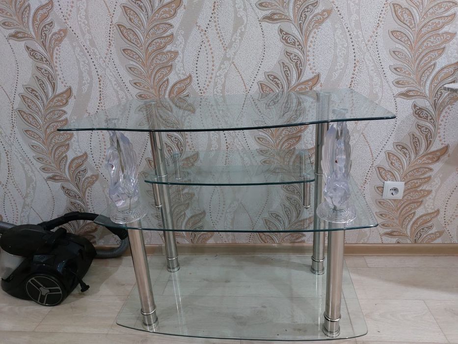 стол стеклянный