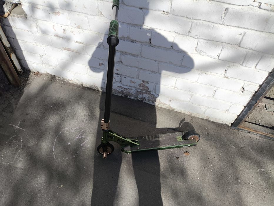 Продам самокат трюковой.