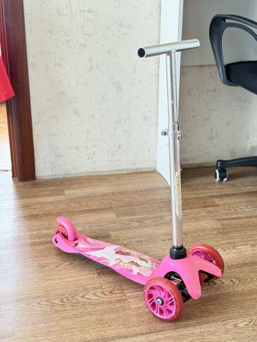 Продам десткий самокат