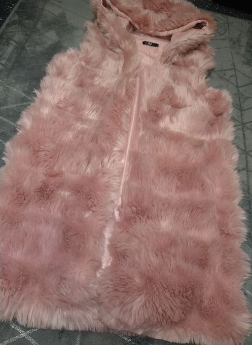 Розов елек от изкуствен косъм