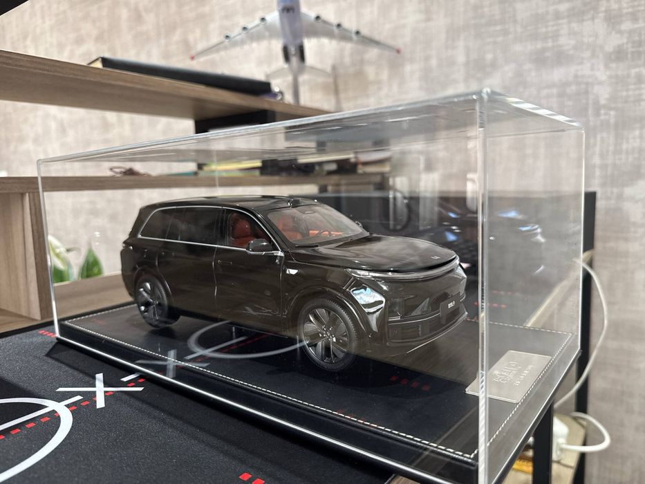 Моделька LiXiang L9