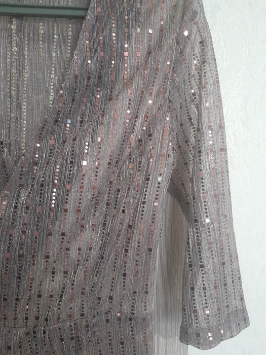 Вечернее блестящее платье