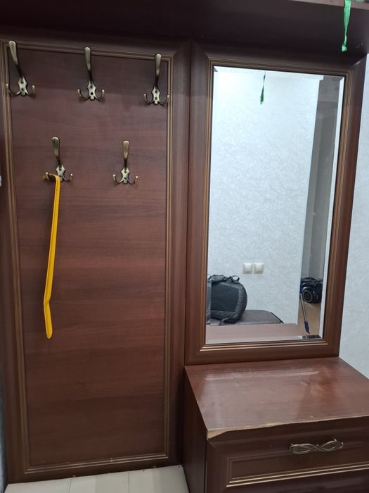 Продам прихожую мебель