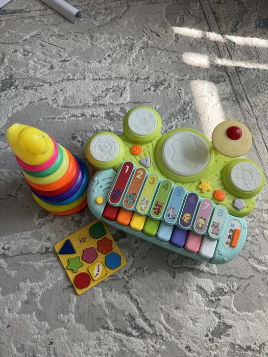 Продам развивающие игрушки
