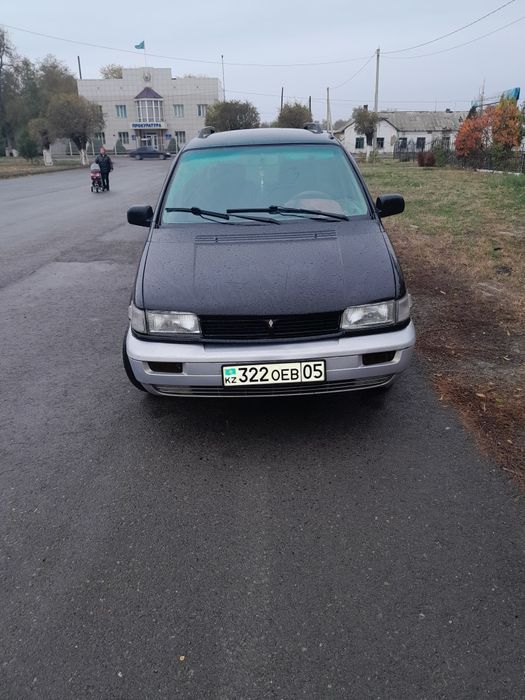 Мицубиси Спейс Рунер