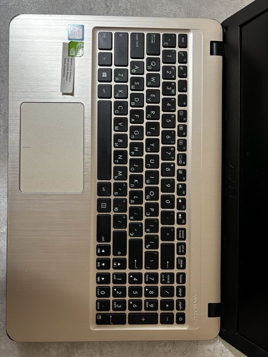 Ноутбук Asus офисный
