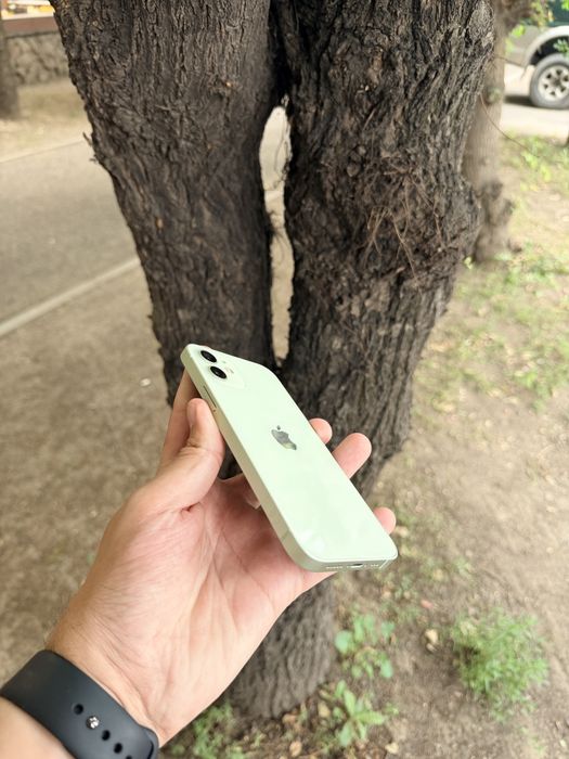iPhone 12/64Gb - В идеальном состоянии
