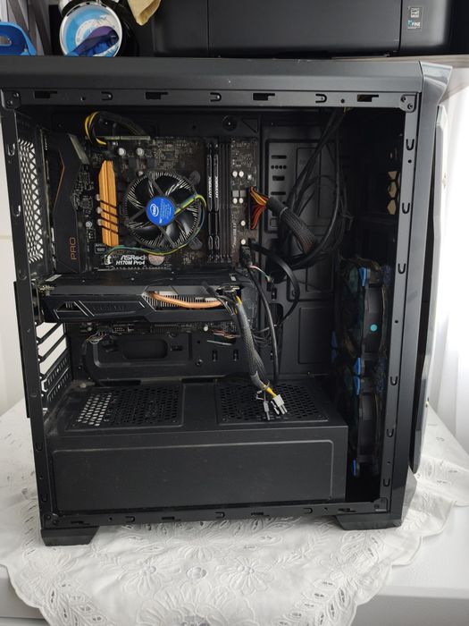 Sistem Calculator PC  gaming complet- unitate + monitor 23+ tastatura