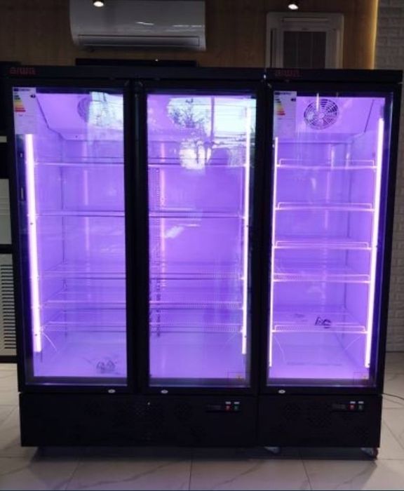 Витринный морозильник бренда aiwa