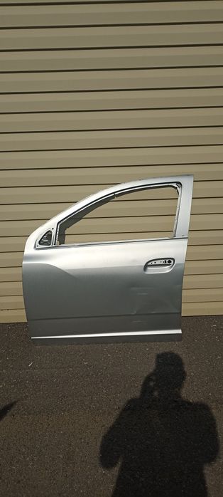 дверь (водительская) на Chevrolet Cobalt.