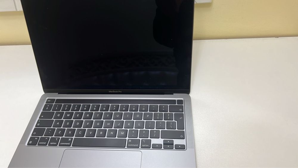 macbook pro 2021 13"