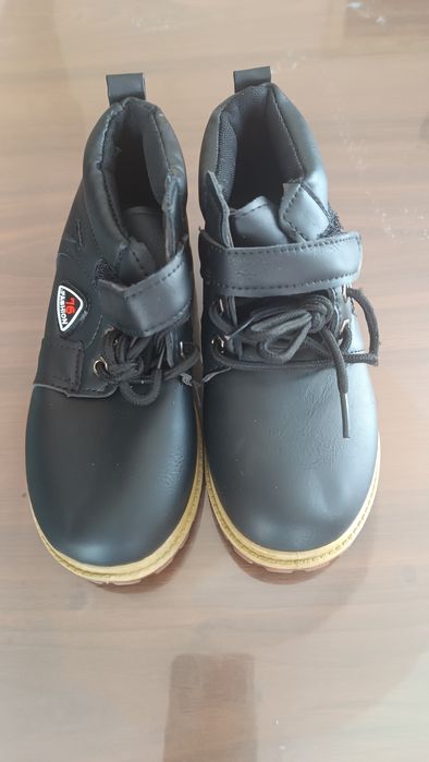 Детски черни боти