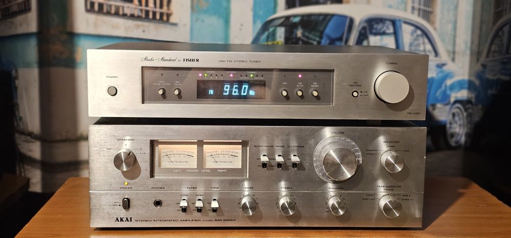Muzica la radio tuner Fisher FM 2321 - Studio Standard