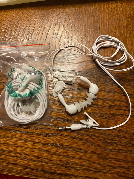 Vand casti subacvatice noi pret 20 lei bucata sau 30 lei amandoua