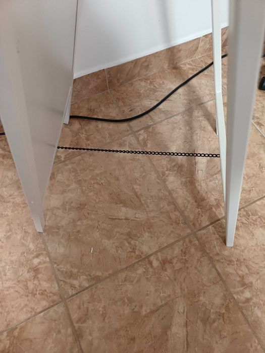 Oglinda cu suport, culoare alb