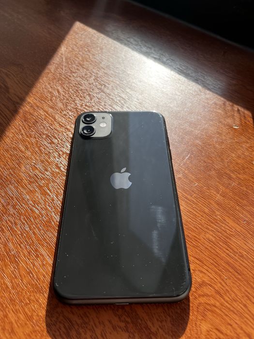 Продам айфон 11 в хорошем состояние