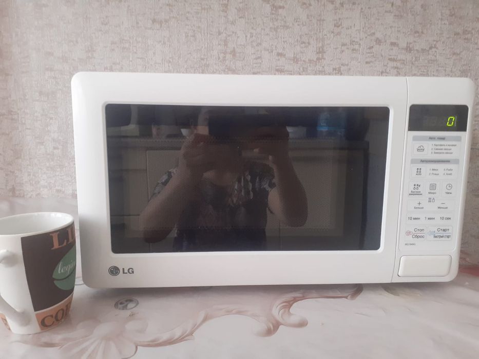 Продам микроволновую печь LG