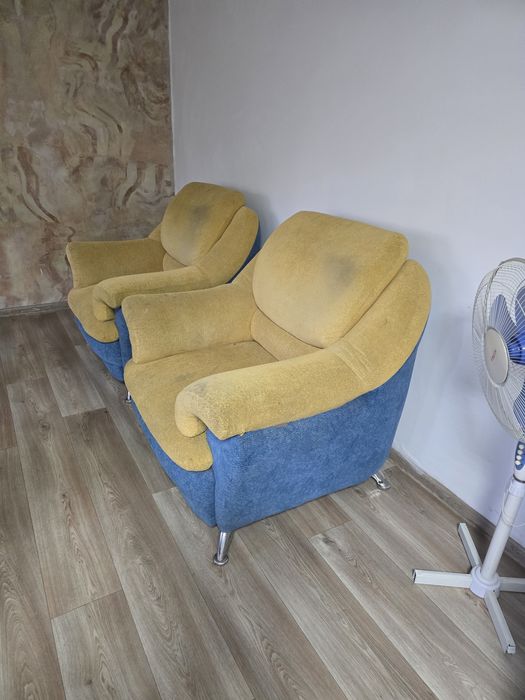 Срочно продам 2 кресла