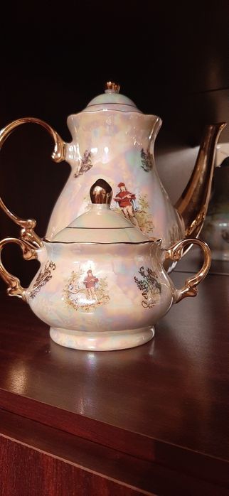 Продаю блюда и чайный сервиз Мадонна -6 персон перламутровый