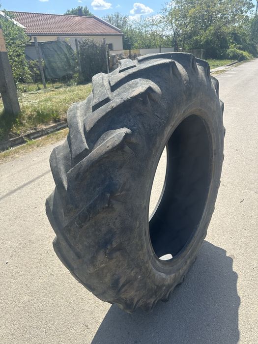 Vând anvelopa tractor 16.9 R34