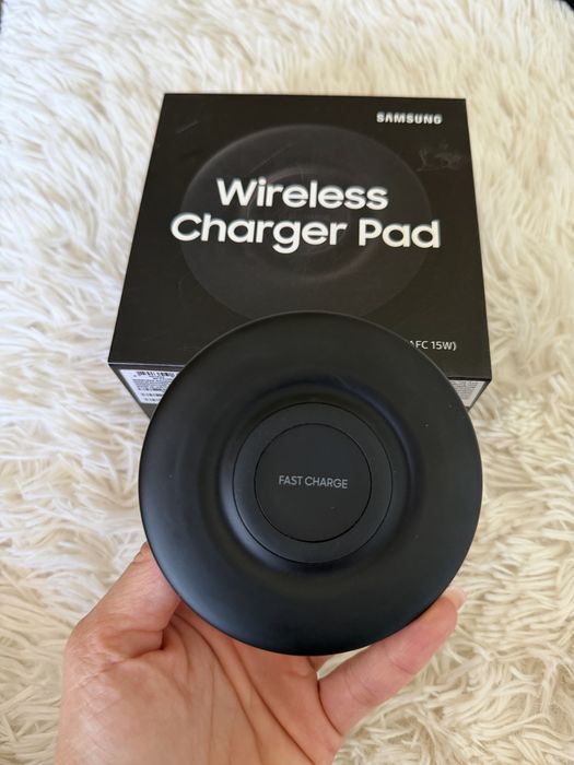 Безжично зарядно Samsung Wireless Charger Pad, Black