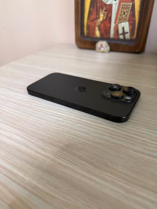 Iphone 16 Pro 256GB - Black Titanium с гаранция