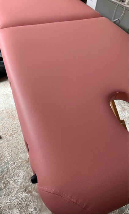 Masa de masaj corporal in stare foarte buna.