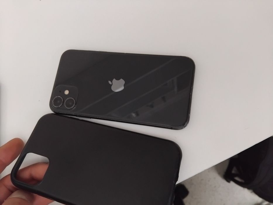 Айфон 11,64гиг,,