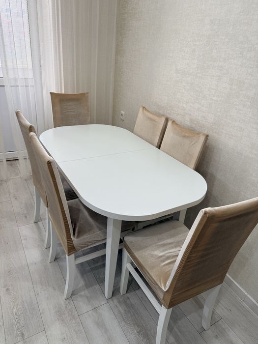 Продам стол и стулья