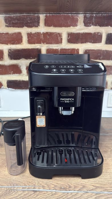 Vand espressor automat Magnifica Evo ECAM 290.51.B