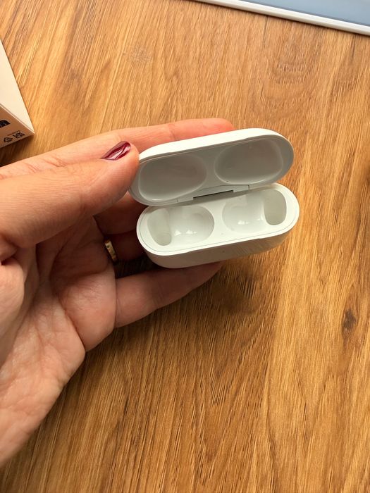 Apple AirPods Pro (2nd generation) – Отлично състояние