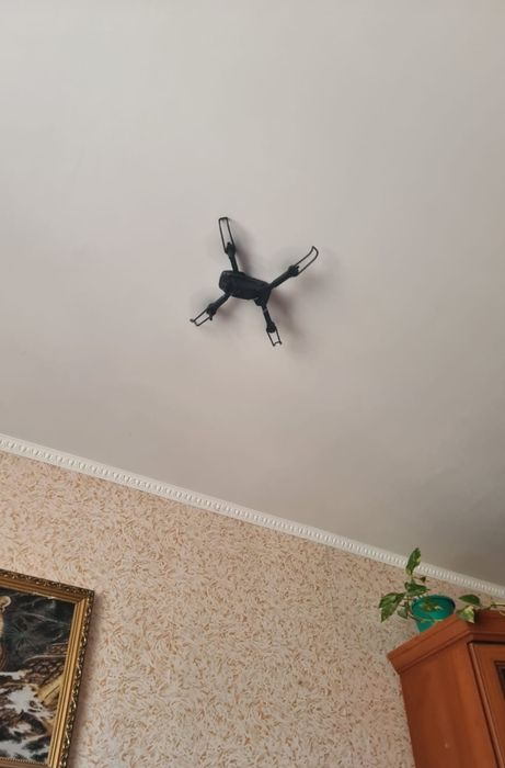 Дрон ,квадрокоптер Е99Pro.