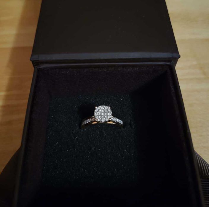 Inel de logodna cu diamante din aur roz si alb Teilor