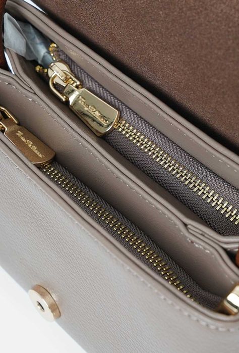 Сумка кросс-боди Tony Bellucci 
 натуральная кожа бежевый